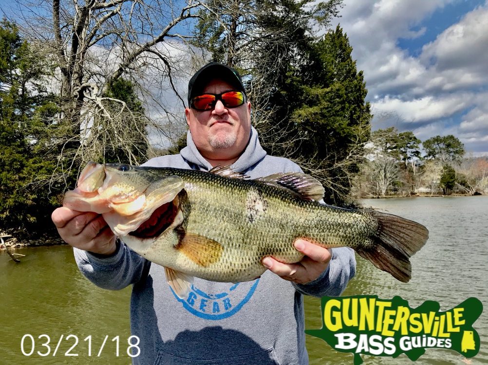 GUNTERSVILLE BASS GUIDES