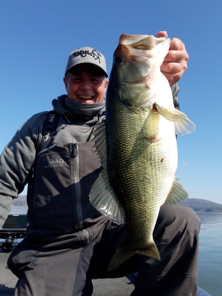 GUNTERSVILLE BASS GUIDES