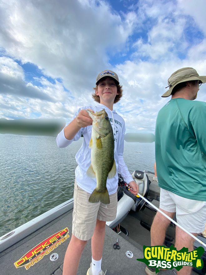 GUNTERSVILLE BASS GUIDES