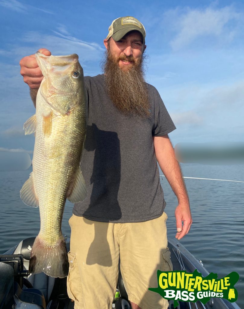 GUNTERSVILLE BASS GUIDES