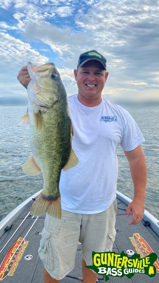 GUNTERSVILLE BASS GUIDES