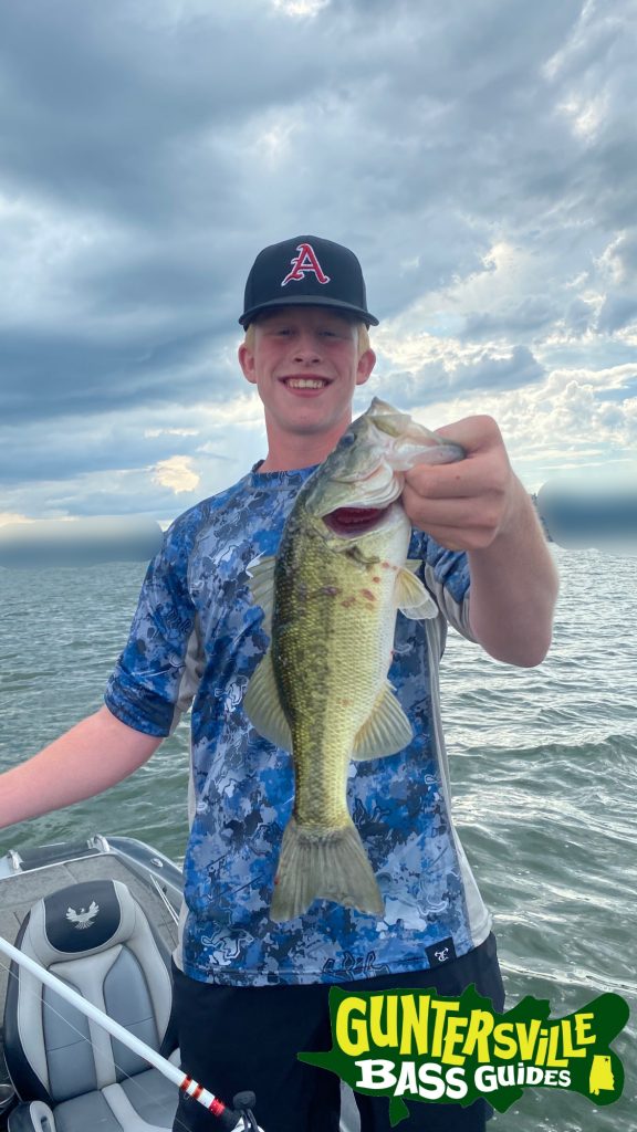 GUNTERSVILLE BASS GUIDES