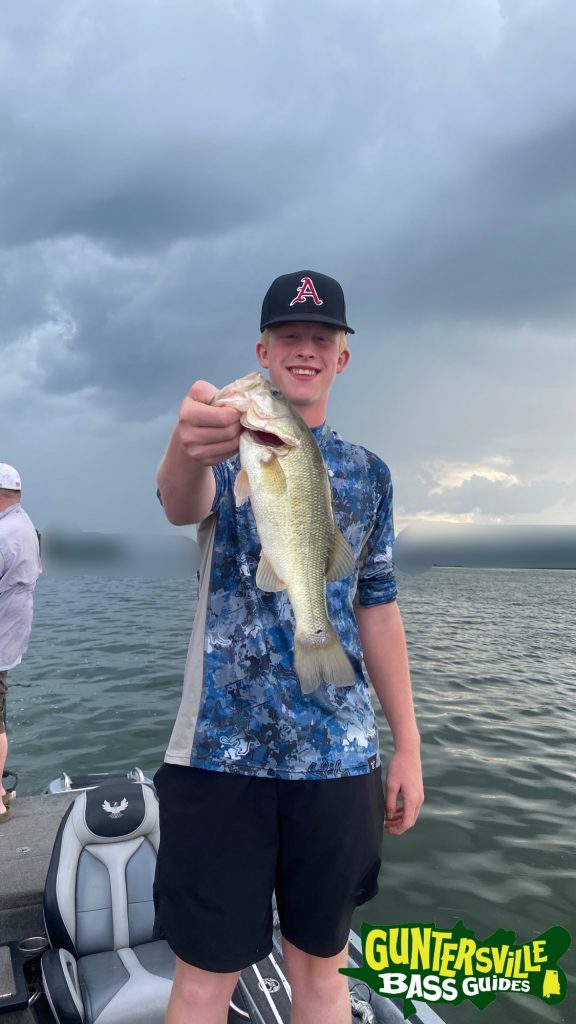 GUNTERSVILLE BASS GUIDES