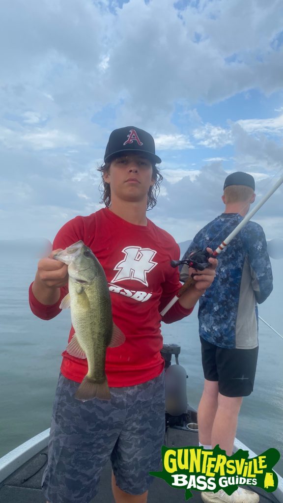 GUNTERSVILLE BASS GUIDES