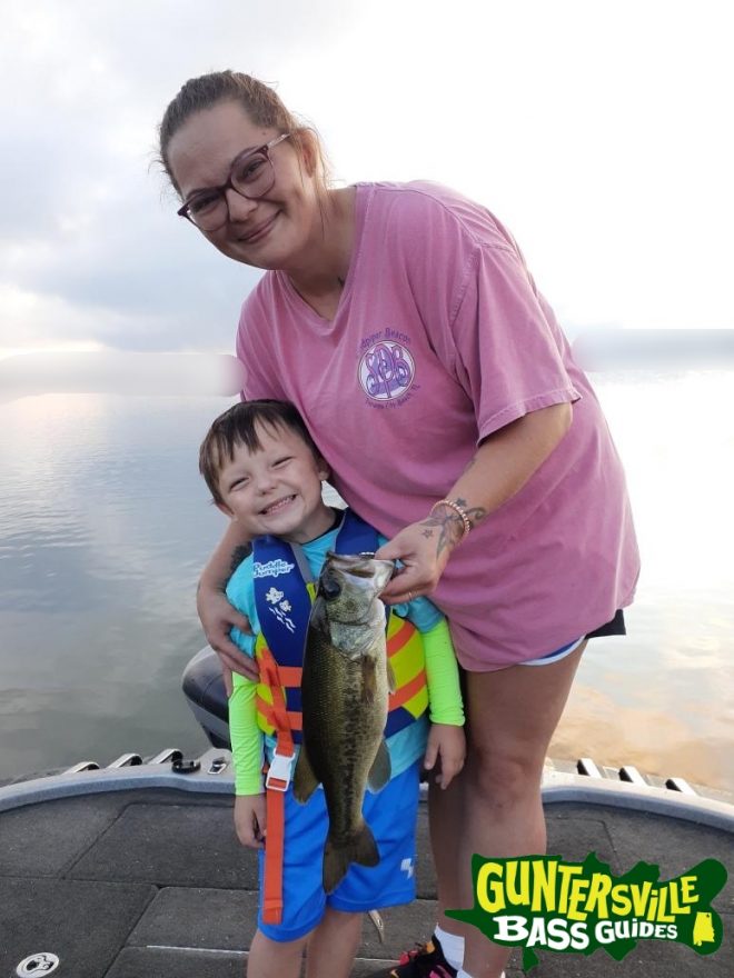 GUNTERSVILLE BASS GUIDES