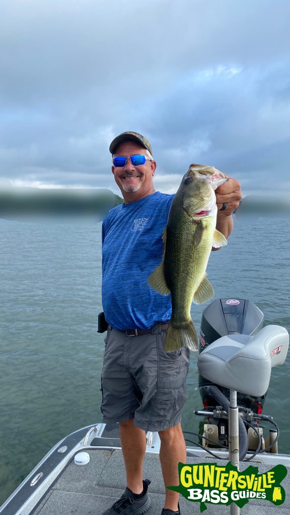 GUNTERSVILLE BASS GUIDES