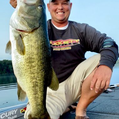 GUNTERSVILLE BASS GUIDES