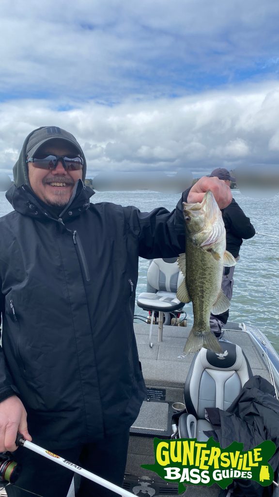 GUNTERSVILLE BASS GUIDES