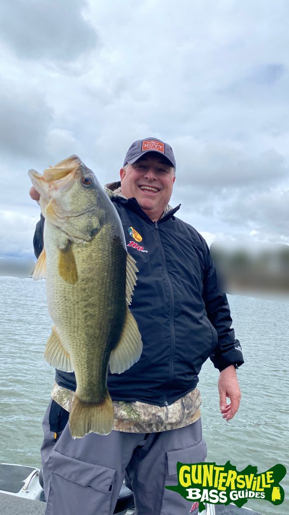 GUNTERSVILLE BASS GUIDES