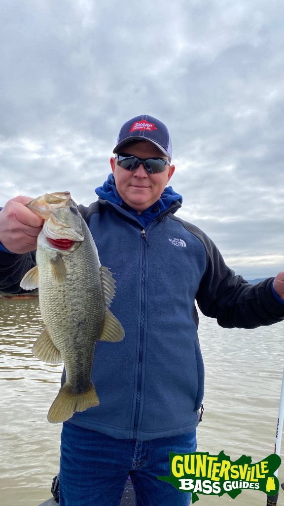 GUNTERSVILLE BASS GUIDES