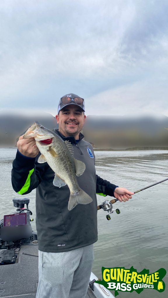 GUNTERSVILLE BASS GUIDES