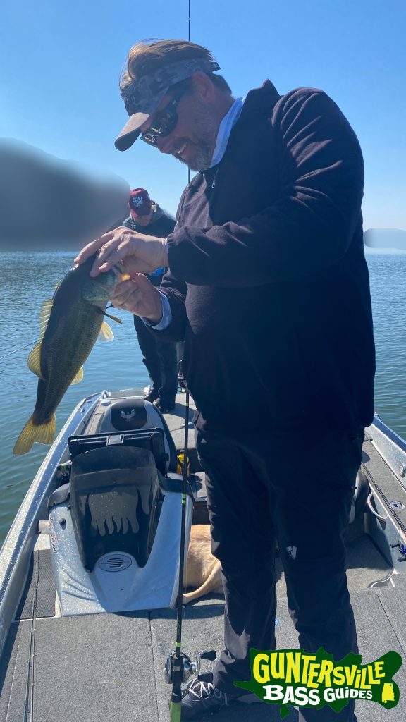 GUNTERSVILLE BASS GUIDES