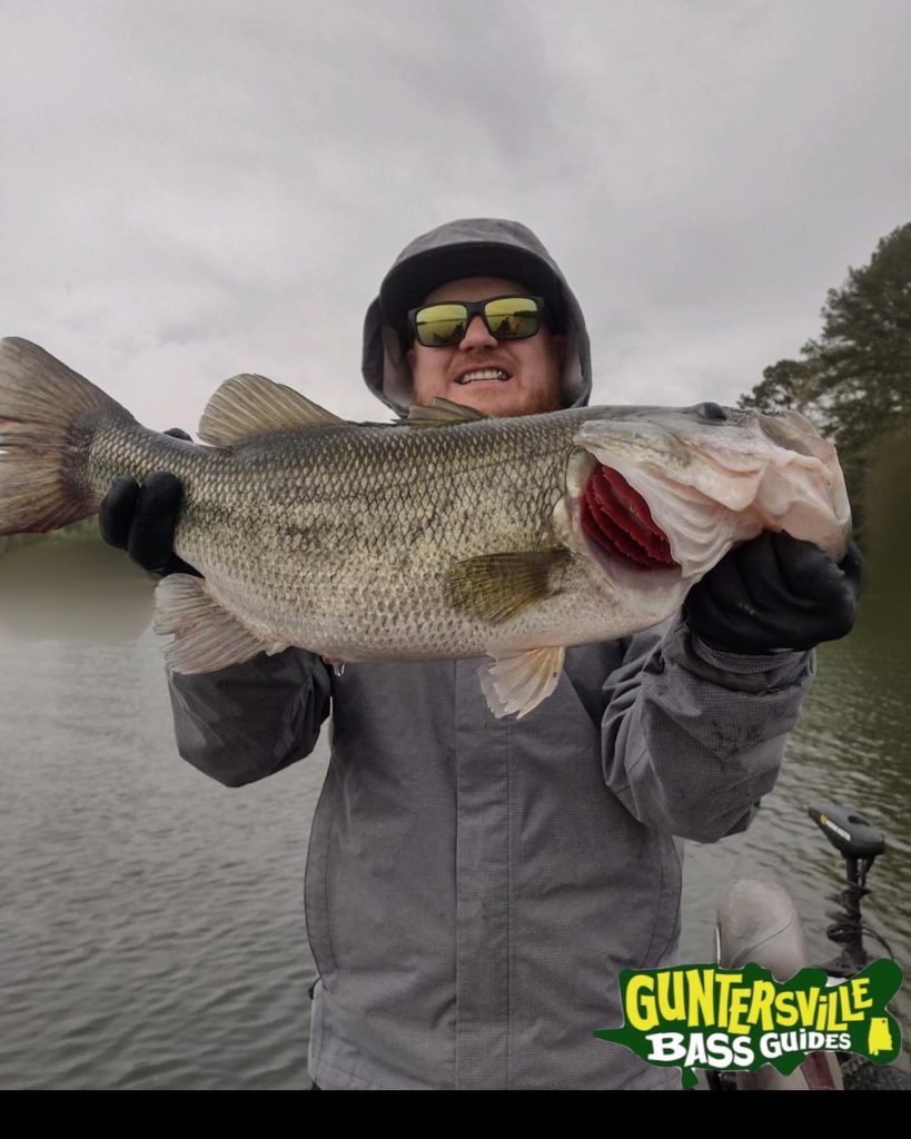 GUNTERSVILLE BASS GUIDES