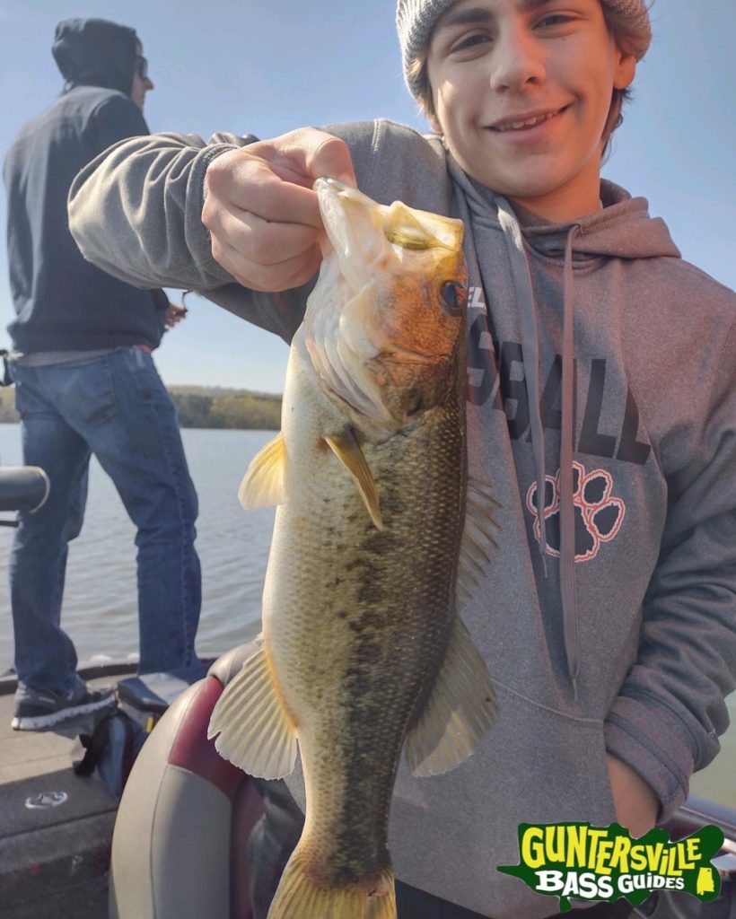 GUNTERSVILLE BASS GUIDES