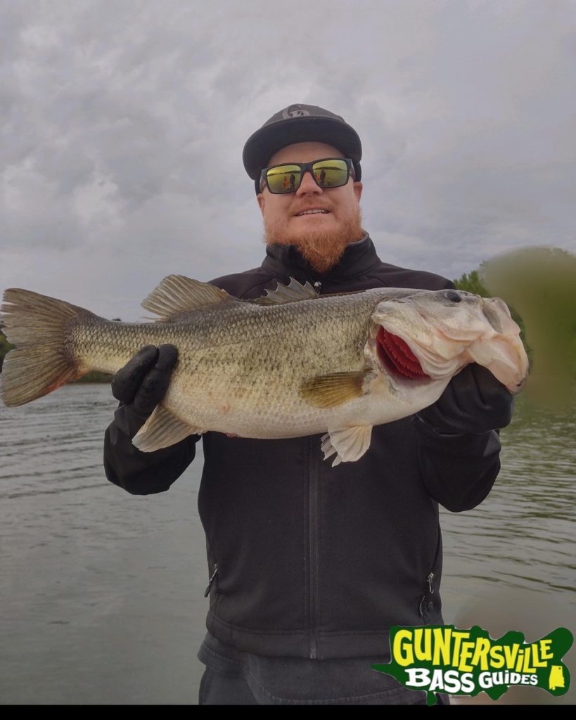 GUNTERSVILLE BASS GUIDES
