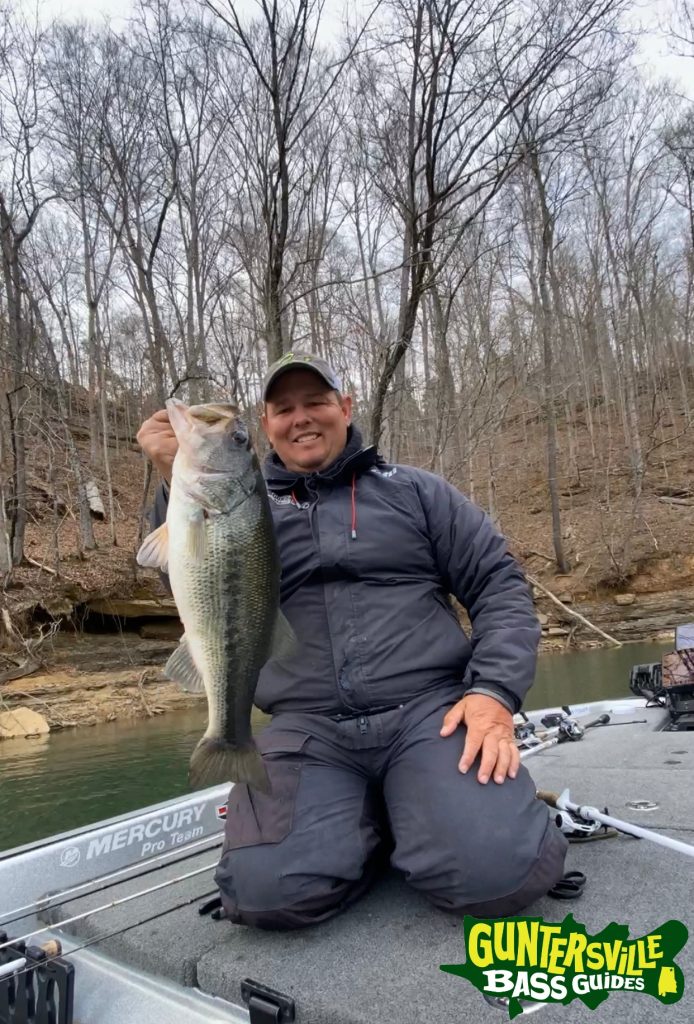 GUNTERSVILLE BASS GUIDES