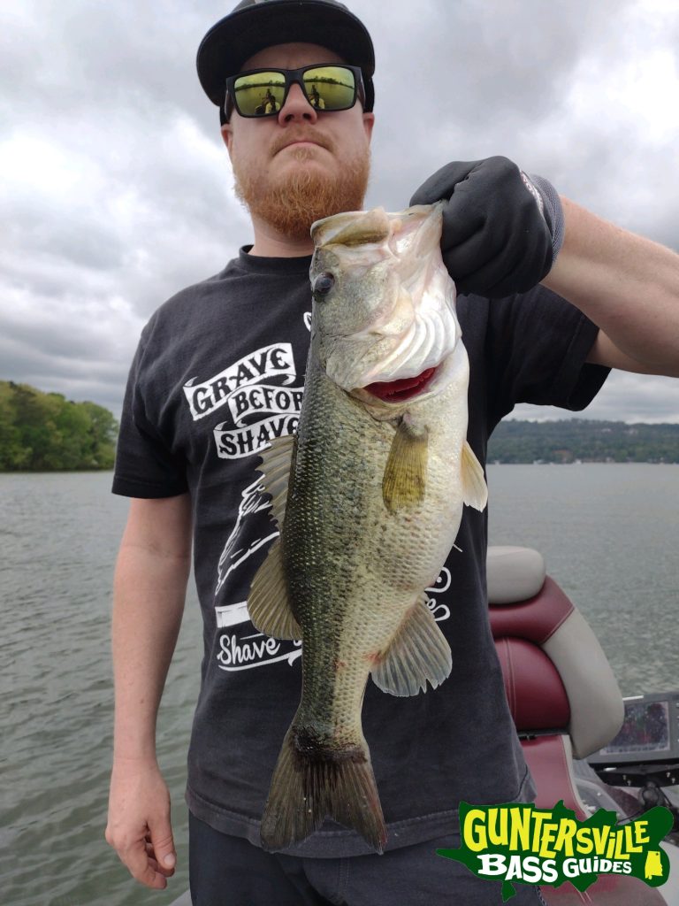 GUNTERSVILLE BASS GUIDES