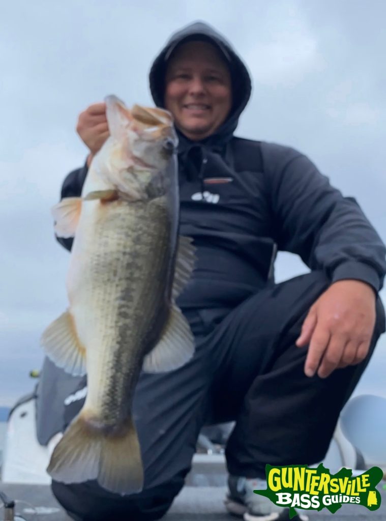 GUNTERSVILLE BASS GUIDES