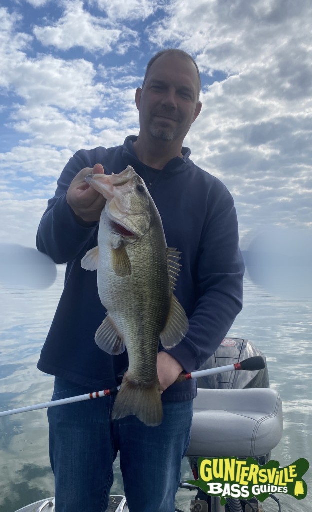 GUNTERSVILLE BASS GUIDES